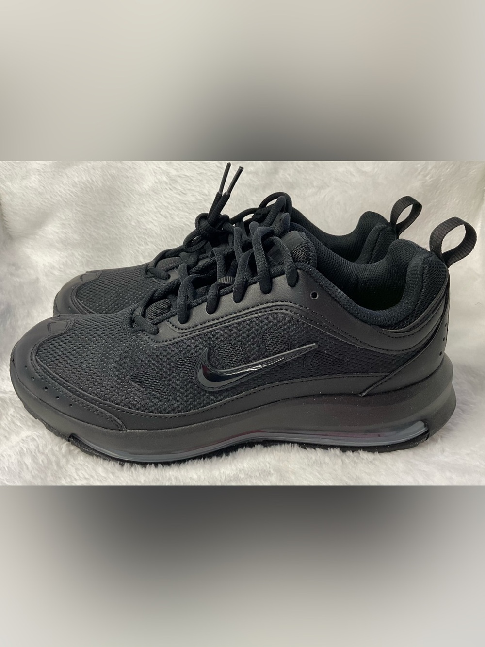 Nike Men's All-Black Mesh Athletic Sneakers